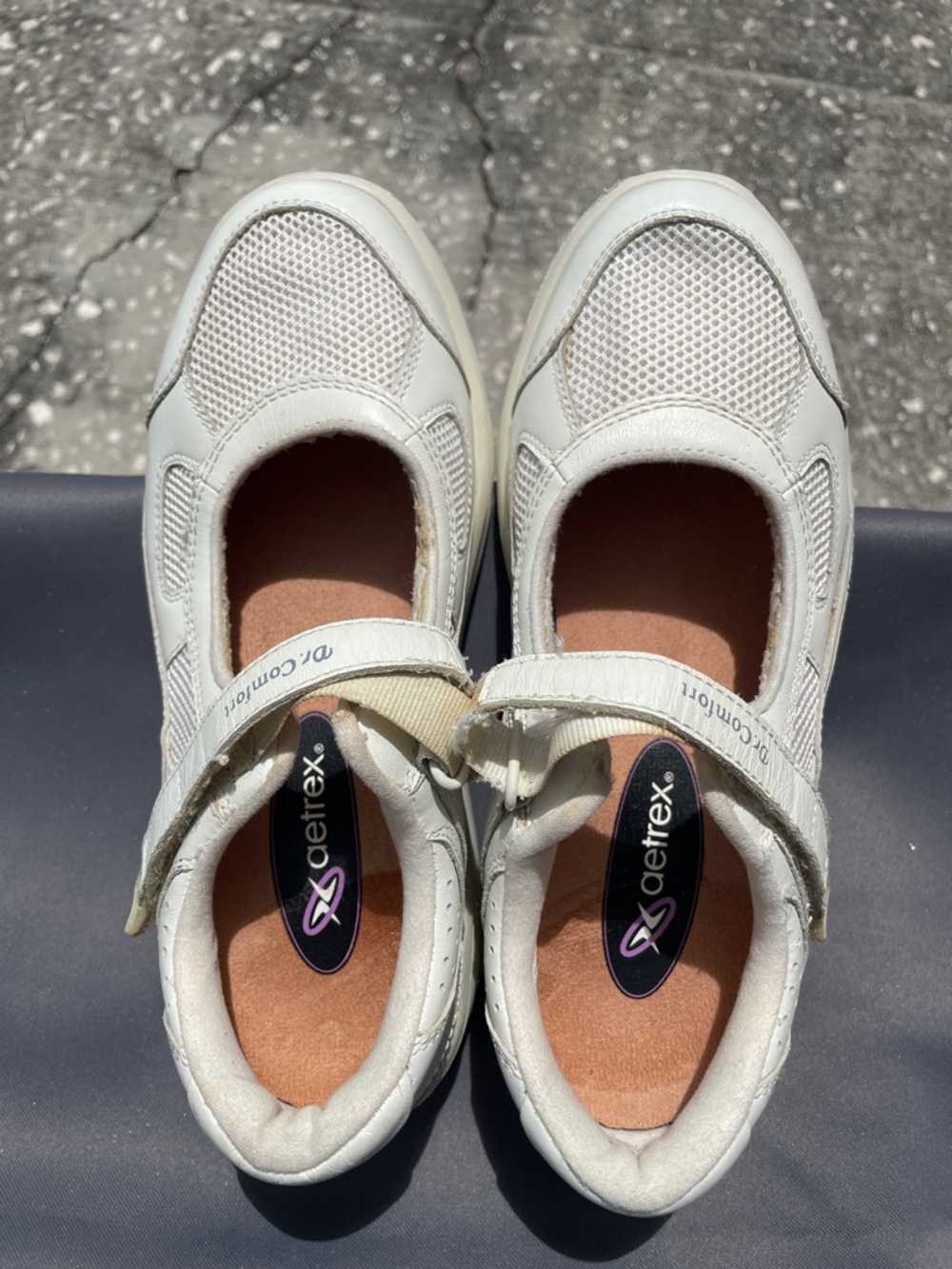 Aetrex Off-White Hook-and-Loop Mesh Slip-On Sneakers